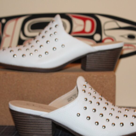 Chinese Laundry CL Slip On Mule W7 Slides/Silver studs White - Picture 6 of 9
